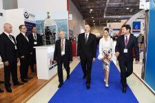Президент Ильхам Алиев и Первая леди Мехрибан Алиева ознакомились с XXV Международной выставкой "Нефть и газ Каспия" (ФОТО)