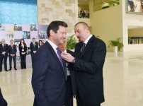 Президент Ильхам Алиев и Первая леди Мехрибан Алиева ознакомились с XXV Международной выставкой "Нефть и газ Каспия" (ФОТО)