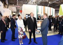 Президент Ильхам Алиев и Первая леди Мехрибан Алиева ознакомились с XXV Международной выставкой "Нефть и газ Каспия" (ФОТО)