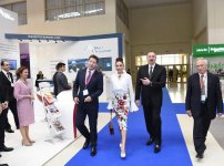 Президент Ильхам Алиев и Первая леди Мехрибан Алиева ознакомились с XXV Международной выставкой "Нефть и газ Каспия" (ФОТО)