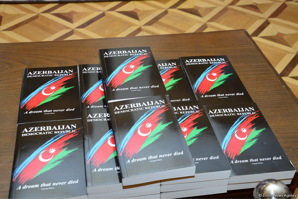 В Баку презентована книга "Azerbaijan Democratic Republic"