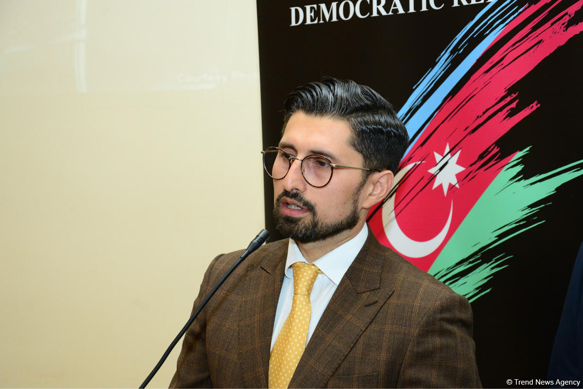 В Баку презентована книга "Azerbaijan Democratic Republic"
