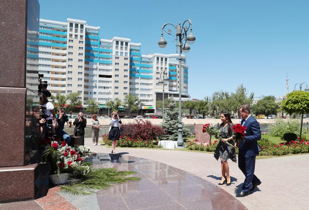 Вице-президент Фонда Гейдара Алиева Лейла Алиева приняла участие в открытии Азербайджанского делового центра в Астрахани (ФОТО)