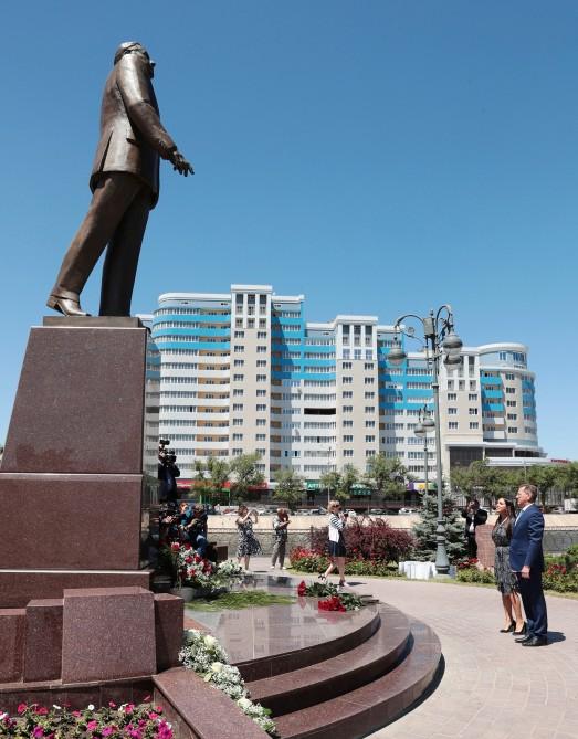Вице-президент Фонда Гейдара Алиева Лейла Алиева приняла участие в открытии Азербайджанского делового центра в Астрахани (ФОТО)