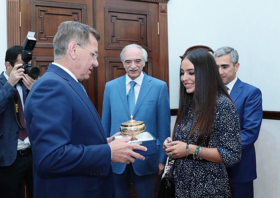 Вице-президент Фонда Гейдара Алиева Лейла Алиева приняла участие в открытии Азербайджанского делового центра в Астрахани (ФОТО)