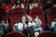 Дети уходили счастливыми: Park Cinema во Flame Towers (ФОТО)