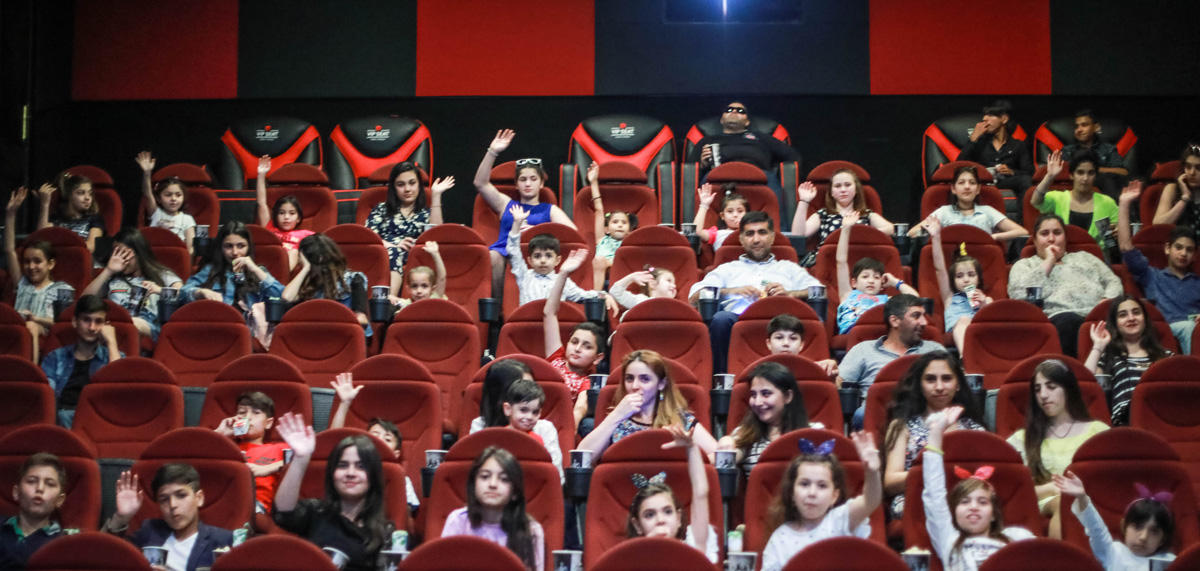 Дети уходили счастливыми: Park Cinema во Flame Towers (ФОТО)