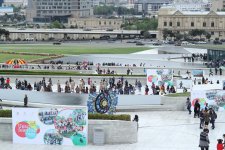 Президент Бакинского медиа-центра Aрзу Алиева посетила Детский фестиваль в парке Центра Гейдара Алиева (ФОТО/ВИДЕО)