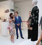 Вице-президент Фонда Гейдара Алиева Лейла Алиева приняла участие в церемонии открытия выставки "Заповедник моды" (ФОТО)