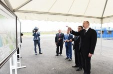 Президент Ильхам Алиев принял участие в открытии установки магистрального канала Шамкир-Самух-Геранбой на пересечении с Шелковым путем  (ФОТО)