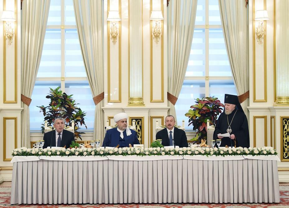 Президент Ильхам Алиев принял участие в ифтаре по случаю священного месяца Рамазан (ФОТО)