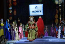 Лето в Баку – дефиле в авангардном, вечернем и национальном стиле (ФОТО)