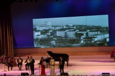 В Баку торжественно отметили 120-летие Бюльбюля (ФОТО)