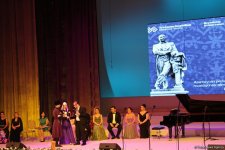 В Баку торжественно отметили 120-летие Бюльбюля (ФОТО)
