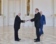Президент Ильхам Алиев принял верительные грамоты новых послов ряда стран (ФОТО)