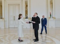 Президент Ильхам Алиев принял верительные грамоты новых послов ряда стран (ФОТО)
