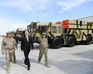 Президент Азербайджана Ильхам Алиев принял участие в открытии N-ской воинской части минобороны (ФОТО)
