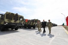 Президент Азербайджана Ильхам Алиев принял участие в открытии N-ской воинской части минобороны (ФОТО)