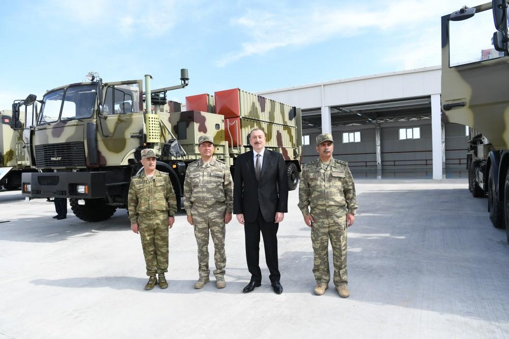 Президент Азербайджана Ильхам Алиев принял участие в открытии N-ской воинской части минобороны (ФОТО)