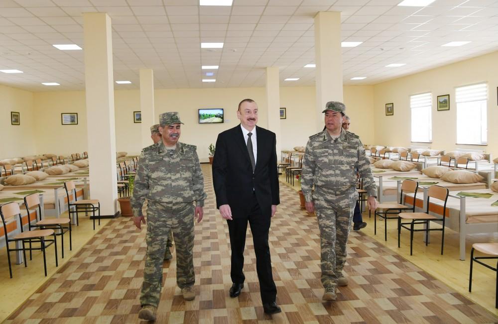 Президент Азербайджана Ильхам Алиев принял участие в открытии N-ской воинской части минобороны (ФОТО)