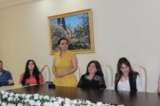 Я люблю пошутить… - в Баку прошла встреча с известным писателем (ФОТО)