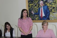 Я люблю пошутить… - в Баку прошла встреча с известным писателем (ФОТО)