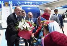Президент Ильхам Алиев прибыл с визитом в Турцию (ФОТО)