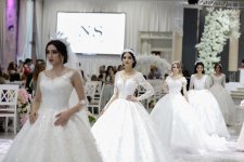 Семь красавиц Азербайджана - свадебные традиции, шоколадный фонтан, шоу фаэтонов и автомобилей (ФОТО)