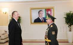 Президент Ильхам Алиев и Первая леди Мехрибан Алиева наблюдали военный парад по случаю 100-летия создания ВС Азербайджана (ФОТО/ВИДЕО)