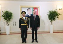 Президент Ильхам Алиев и Первая леди Мехрибан Алиева наблюдали военный парад по случаю 100-летия создания ВС Азербайджана (ФОТО/ВИДЕО)