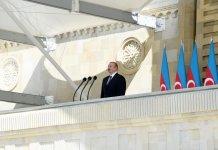 Президент Ильхам Алиев и Первая леди Мехрибан Алиева наблюдали военный парад по случаю 100-летия создания ВС Азербайджана (ФОТО/ВИДЕО)