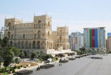Президент Ильхам Алиев и Первая леди Мехрибан Алиева наблюдали военный парад по случаю 100-летия создания ВС Азербайджана (ФОТО/ВИДЕО)