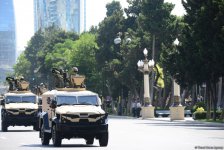 В Баку прошел военный парад в связи со 100-летним юбилеем ВС Азербайджана (ФОТО/ВИДЕО)
