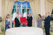 Президент Ильхам Алиев и Первая леди Мехрибан Алиева награждены орденом «За заслуги» Кавалер Большого креста  (ФОТО)