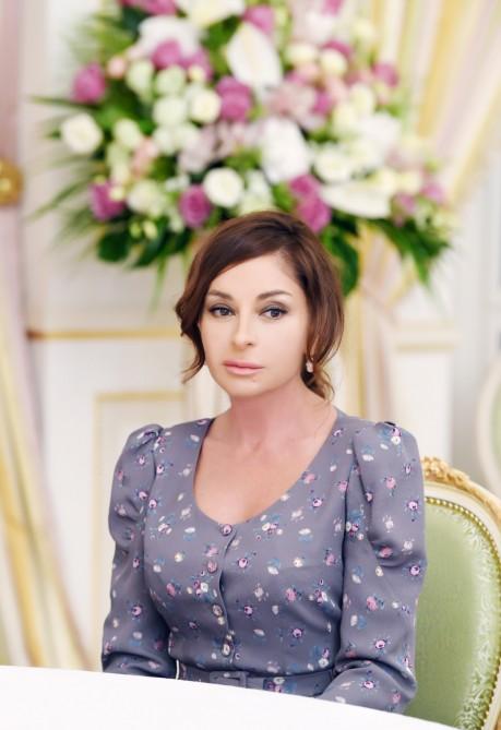 Президент Ильхам Алиев и Первая леди Мехрибан Алиева награждены орденом «За заслуги» Кавалер Большого креста  (ФОТО)