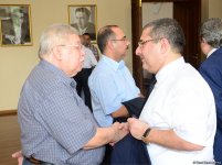 В Баку проходит  церемония прощания с народным артистом Азербайджана Хайямом Мирзазаде (ФОТО)