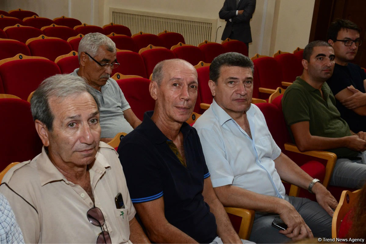В Баку проходит  церемония прощания с народным артистом Азербайджана Хайямом Мирзазаде (ФОТО)
