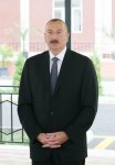 Президент Азербайджана и его супруга приняли участие в церемонии передачи квартир и автомобилей инвалидам войн и семьям шехидов (ФОТО)