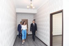 Президент Азербайджана и его супруга приняли участие в церемонии передачи квартир и автомобилей инвалидам войн и семьям шехидов (ФОТО)