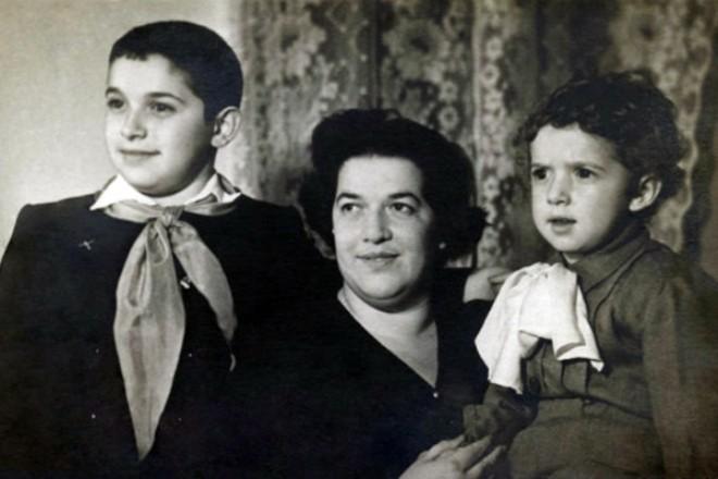 Счастливый Юлий Гусман отмечает 75-летие: от врача-психиатра до КВН и режиссера (ФОТО)