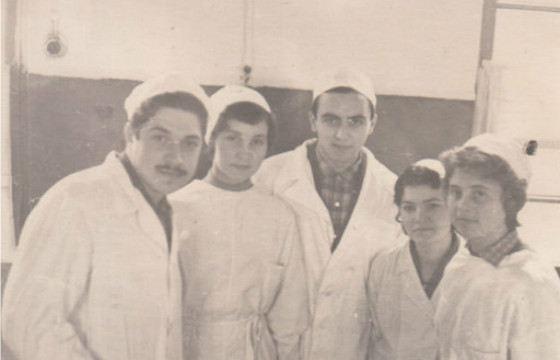 Счастливый Юлий Гусман отмечает 75-летие: от врача-психиатра до КВН и режиссера (ФОТО)
