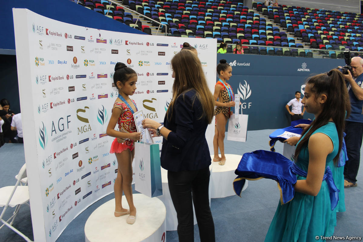 Прошла церемония награждения призеров первого дня Чемпионата Азербайджана по художественной гимнастике (ФОТО)