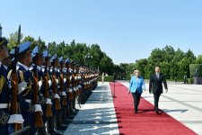 Official welcome ceremony held for German Chancellor Angela Merkel