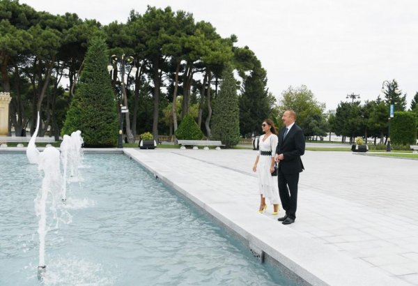 President Ilham Aliyev, first lady Mehriban Aliyeva attend opening of fountain complex in Baku (PHOTO)