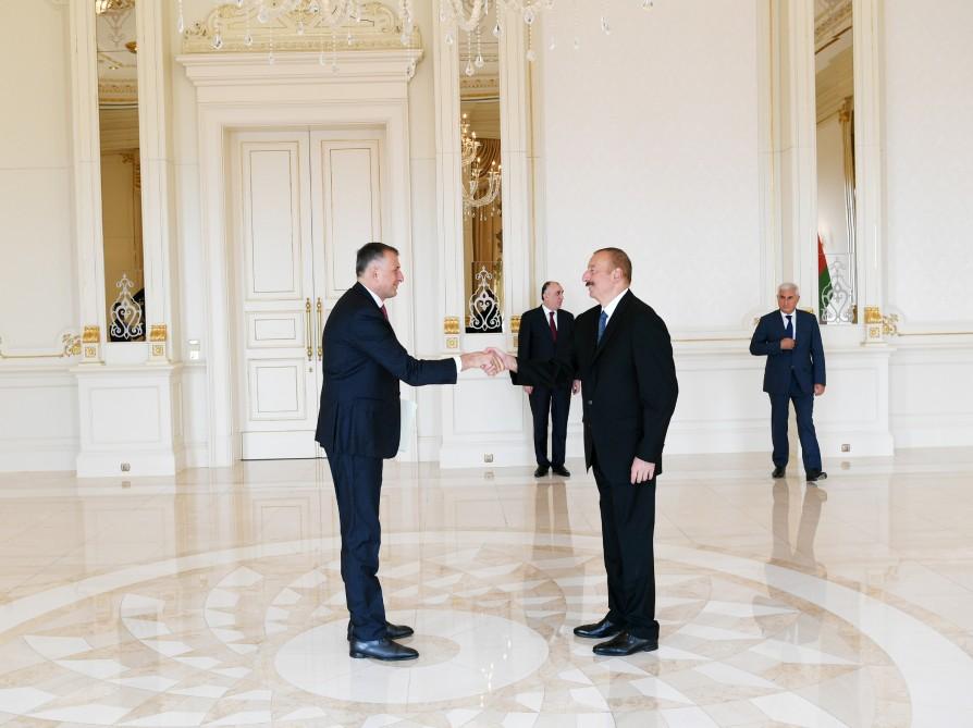 Президент Ильхам Алиев принял верительные грамоты новоназначенного посла Грузии (ФОТО)