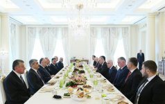 Президент Ильхам Алиев: Азербайджан и Грузия должны приложить дополнительные усилия для увеличения торгового оборота (ФОТО)