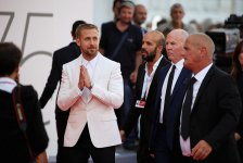 Звезды на красной дорожке Венецианского кинофестиваля (ФОТО)