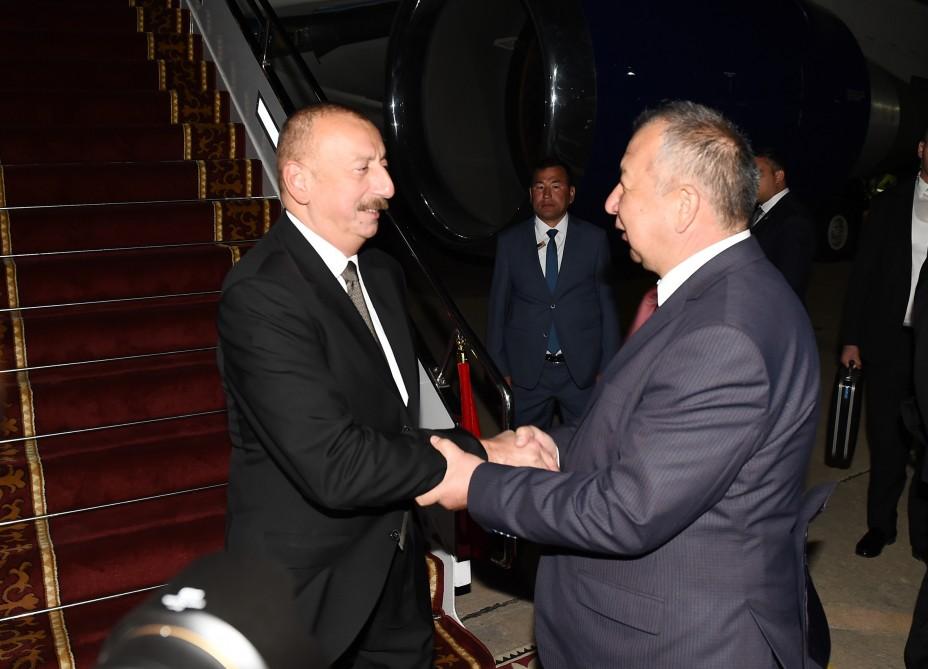 President Ilham Aliyev arrives in Kyrgyzstan for visit (PHOTO)