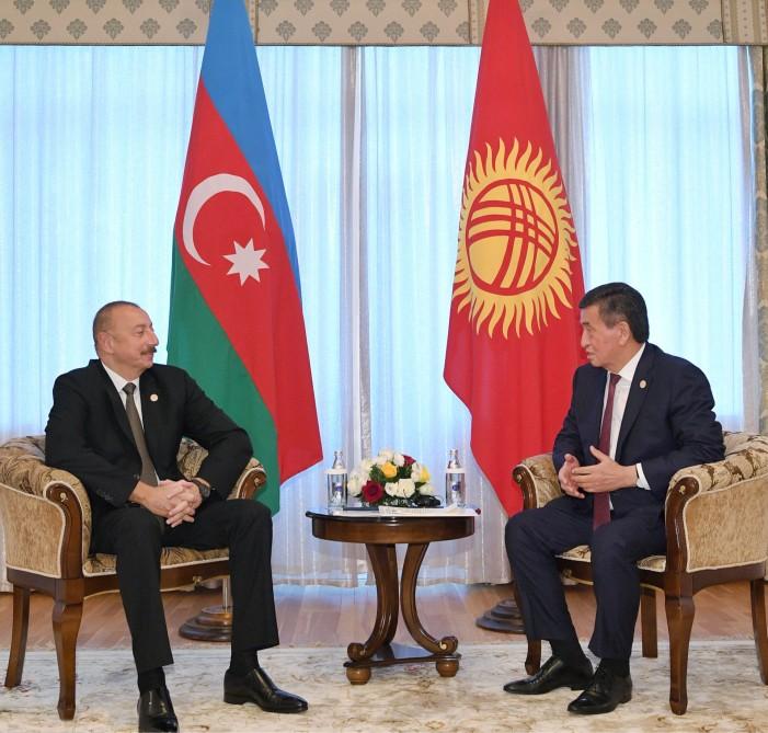 President Aliyev meets Kyrgyz counterpart in Cholpon-Ata (PHOTO)
