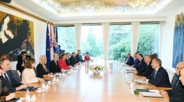 Expanded meeting held between Azerbaijani, Croatian presidents (PHOTO)